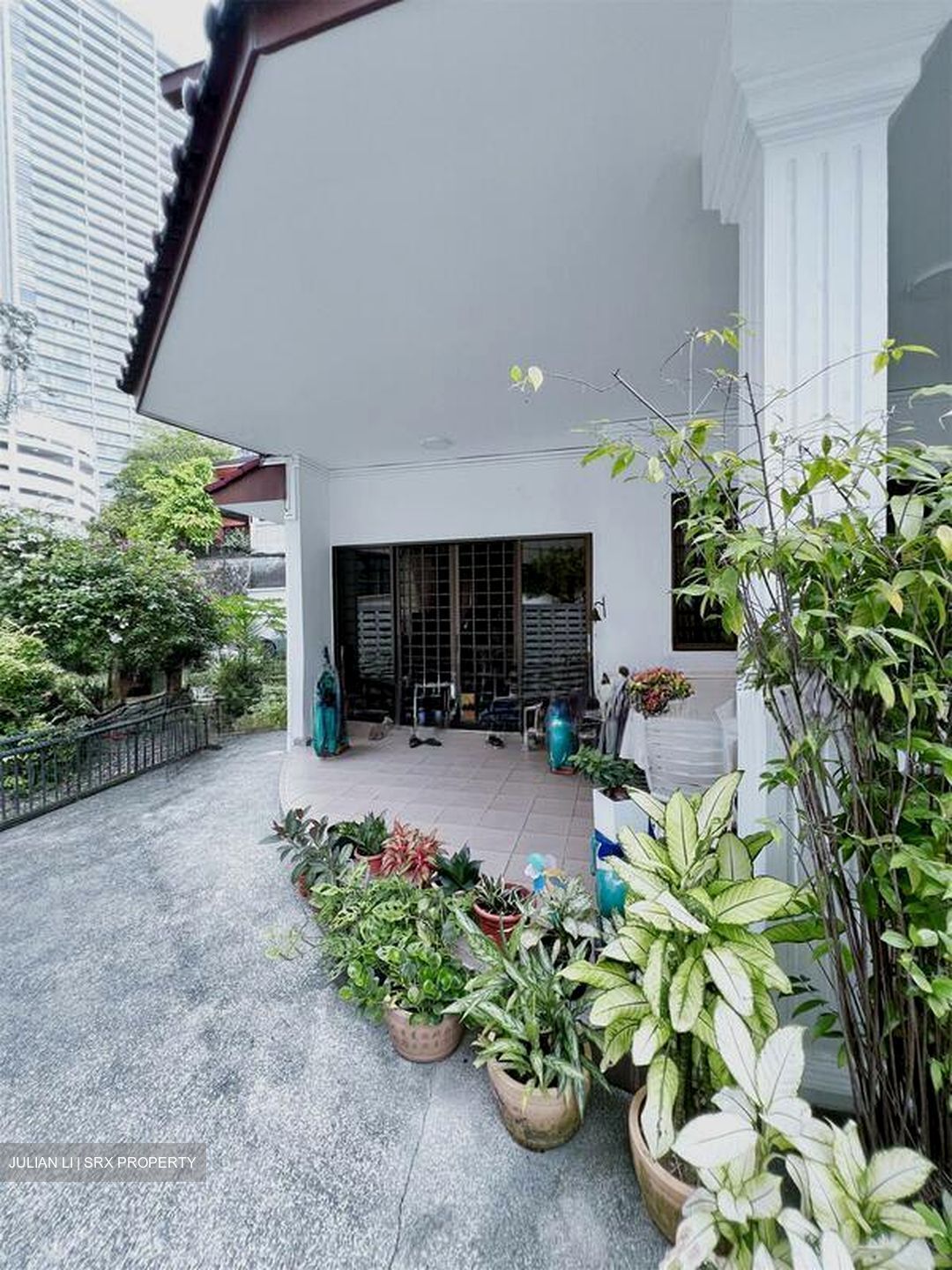 Orchard Road (D9), Terrace #511675391
